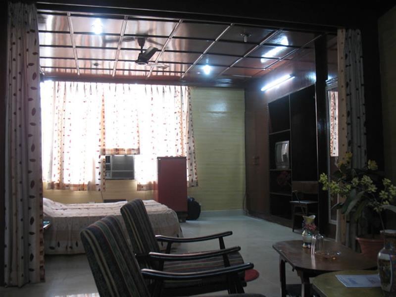Gaurav Hotel Канпур Екстериор снимка